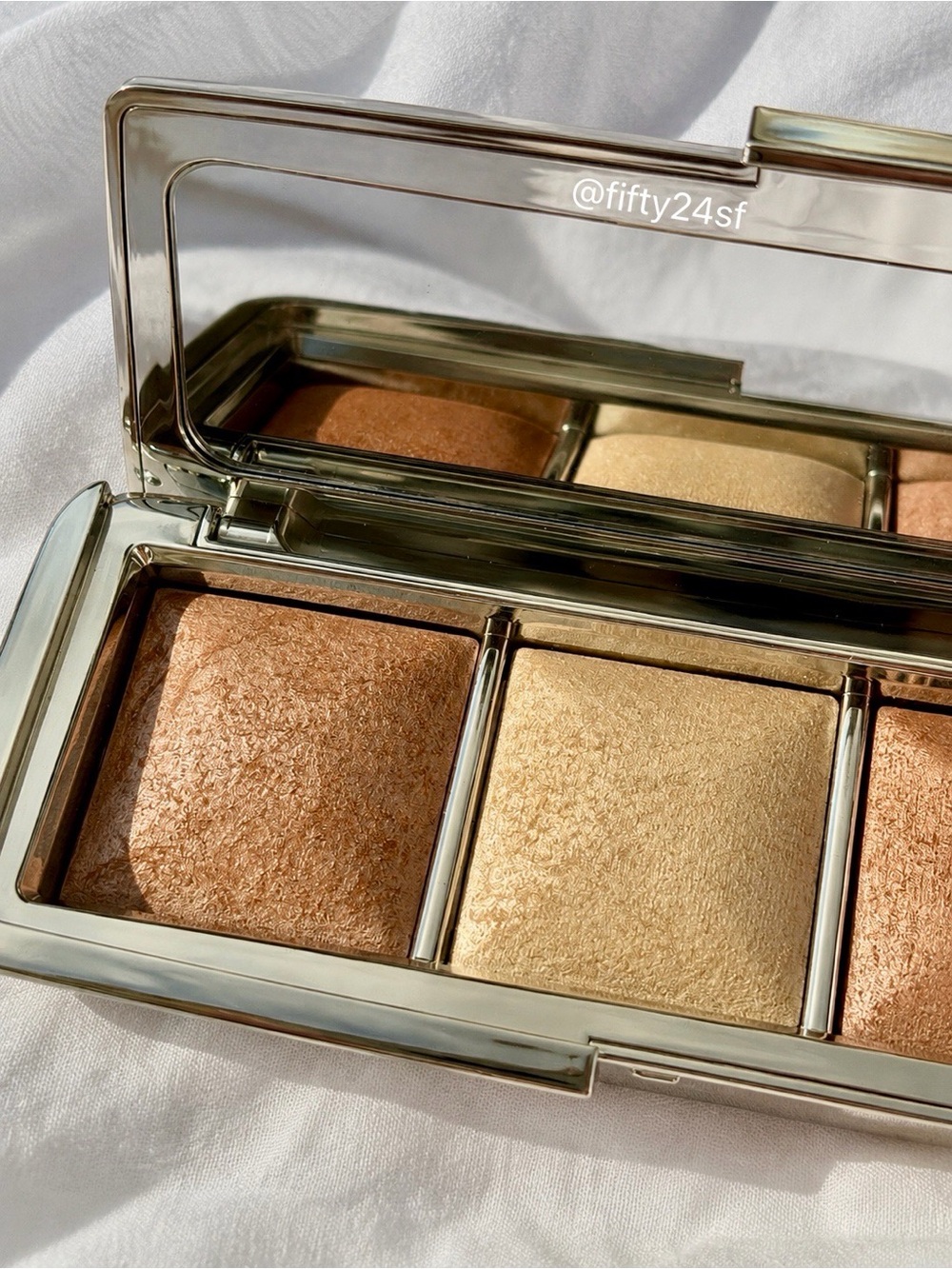 Hourglass Ambient Metallic Strobe Lighting Palette - Picture 3 of 7